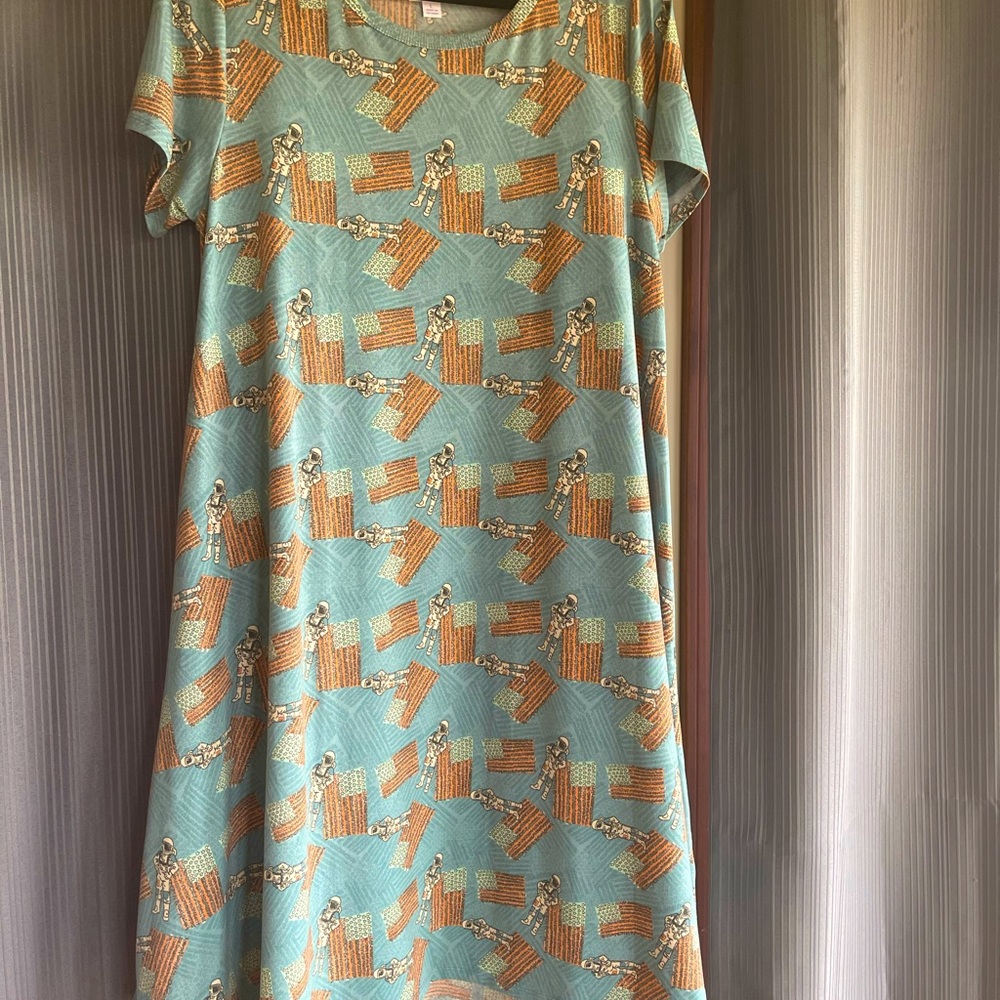 LulaRoe Carly L